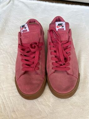 Nike SB x Supreme Blazer Low GT Pink Suede Gum Sole Sneakers | Size 12
